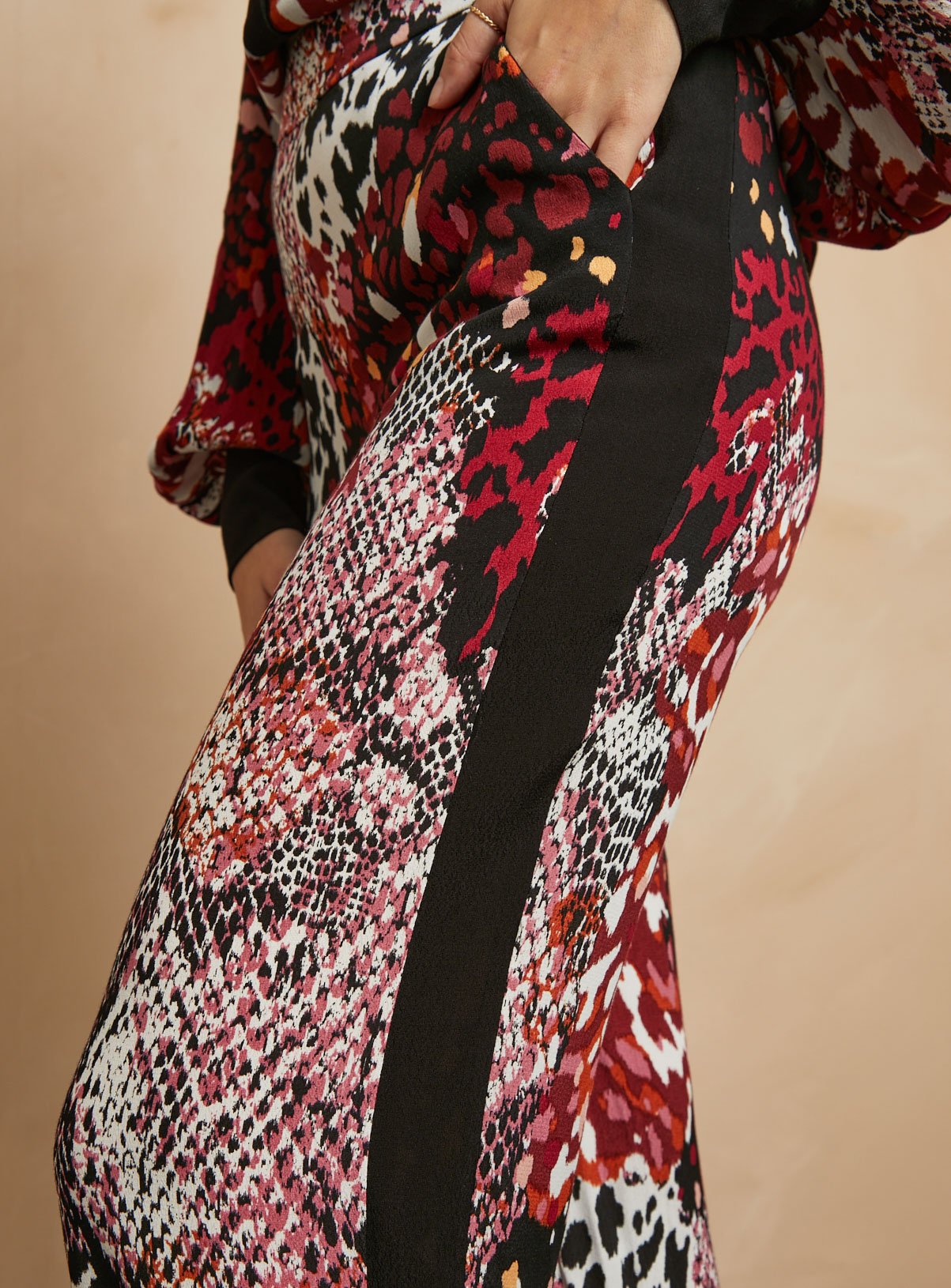 EVERBELLE Animal Print Wide Leg Trousers 14 - Image 3 thumbnail